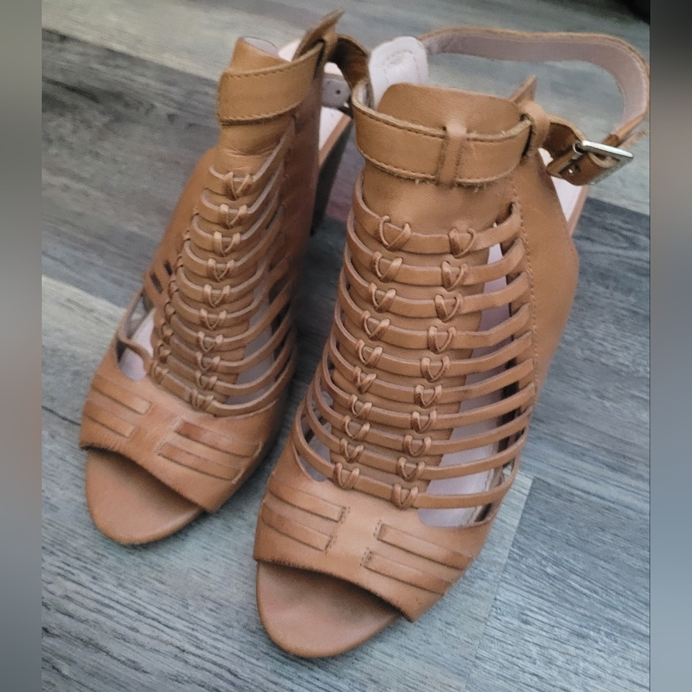 Vince Camuto Women's Tan Open Toe Heels Size 9.5